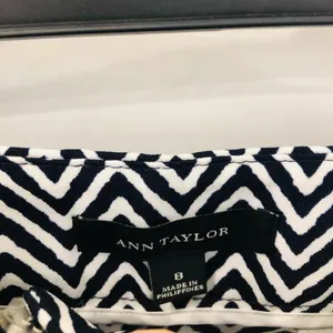 ANN Taylor Chevron Drapey Shorts thumbnail 7