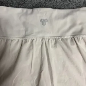 Aritzia TNAction White Tennis Skort Size Medium thumbnail 6