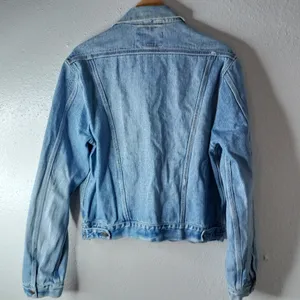 Hollister L Trucker Jacket Light Wash Jeans Metal Rivet Button Front thumbnail 2