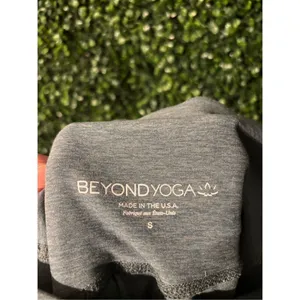Beyond Yoga High Rise 24 Inch Length Leggings Size Small Blue Green thumbnail 4