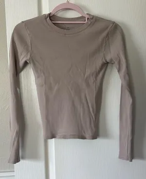 Brandy Melville Dusty Rose Thermal Ribbed Long Sleeve thumbnail 1