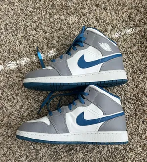 Nike Air Jordan 1 Retro Mid ‘True Blue’ thumbnail 2
