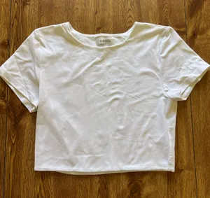 Aritzia babaton cropped top thumbnail 1