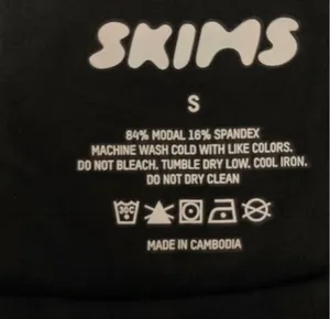 SKIMS T-Shirt thumbnail 4