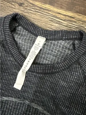 Lululemon Long Sleeve thumbnail 2