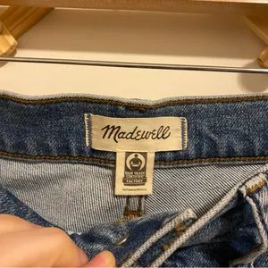 Madewell The Flea Market Flare Jean size 28 (hemmed) thumbnail 4