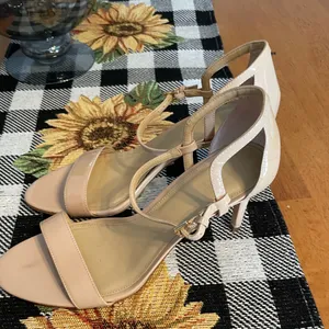 Michael Kors sandals tan patent leather thumbnail 2