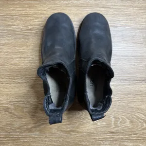 UGG Bonham Chelsea Boots Women's 6.5 Black Leather Wool Lined Water Resistant thumbnail 12