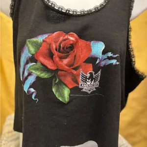 Delta‎ Black Graphic Top thumbnail 1