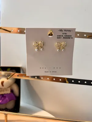 Simple and compact geometric bow pearl earrings Gold thumbnail 3