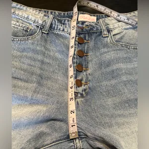 Pink Lily High Rise Distressed 5 Button Light Blue Jeans size 9 thumbnail 8
