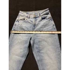 American Eagle Outfitters Womens Mom Jeans‎ Light Wash Distressed High Rise Size thumbnail 7