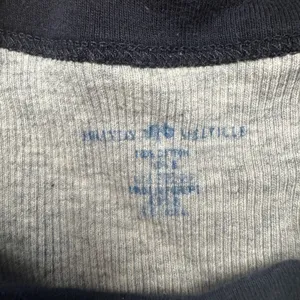 Brandy Melville Grey Black Raglan‎ Ribbed Baby Tee Short Sleeve Top One Size thumbnail 2