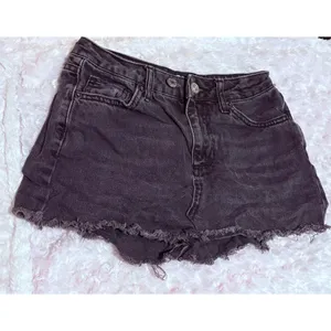BDG Urban Outfitters Black Distressed Denim Mom Skirt Frayed‎ Hem Size W25 L32 thumbnail 3