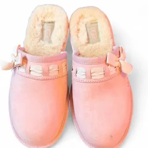 UGG Scuffette Pink Suede Shearling Bow Slippers Women’s Size 7 Cozy Mule thumbnail 1