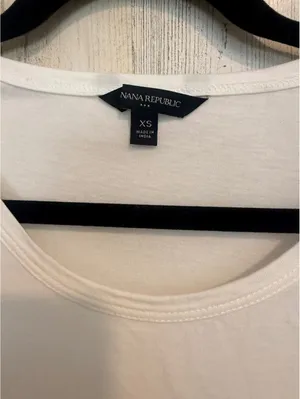 Banana Republic Women's XS White Cotton Short Sleeve T-Shirt thumbnail 2