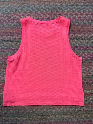 LULULEMON Hot Pink Athletic CROP Tank Top LASER MESH thumbnail 2
