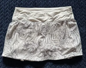 Lululemon Women's Pacesetter Skirt Floral White Gray Sz 4 thumbnail 1