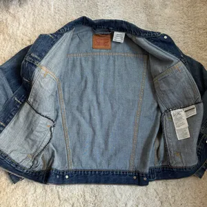 Levi’s Denim Blue Jean Jacket Women’s S thumbnail 3