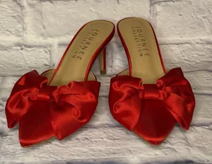 Journee Collection Red Satin Heels with Bow thumbnail 1