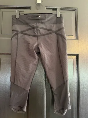 Lululemon crop leggings thumbnail 2