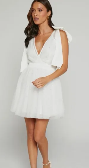 Showpo NWT Karalyn mini dress- bow strap plunge pearl detail size 6 thumbnail 1
