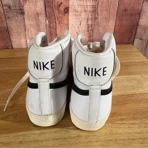 Nike White Blazer Mid 77‎ Sneakers Size 7 thumbnail 8