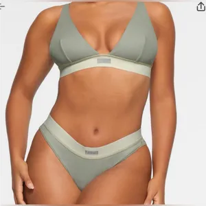 SKIMS Cotton Rib Plunge Bralette Mineral NWT‎ size XL thumbnail 5