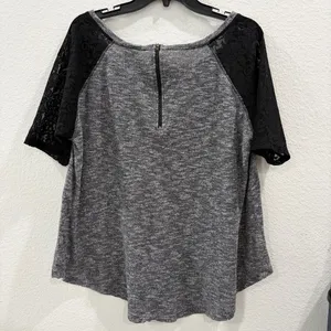 Torrid Heather Gray & Black Lace Raglan Sleeve Tee Back Zip - Size 00 (10) thumbnail 5