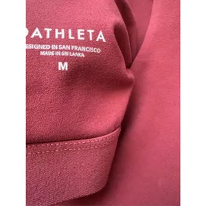 Athleta Conscious Crop Tank Top Size Medium Burgundy Powervita Yoga Athleisure thumbnail 4