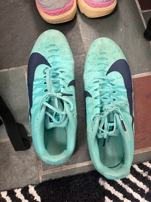 USED TRACK SPIKES thumbnail 1