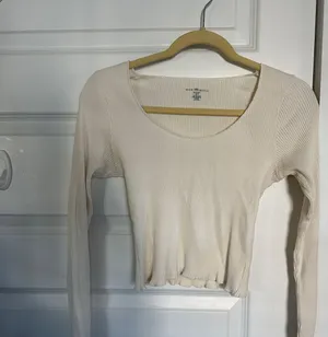 Beige Scoop Neck Long Sleeve Tee 🌿 thumbnail 3