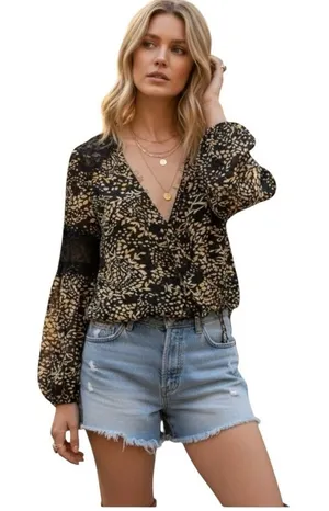 LOVESTITCH Women's Lace Detail Printed Bell Sleeve Blouse Size‎ M Boho thumbnail 1