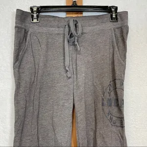 Pink Victoria’s Secret Gray Mid Rise Capri Sweatpants Size‎ XS thumbnail 2