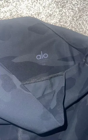 Alo Leggings thumbnail 2