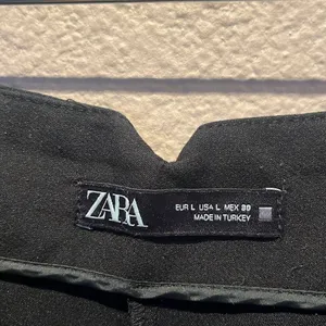 Zara Women’s Cropped Trousers Slacks Pants Size Large NotchBack Black thumbnail 9