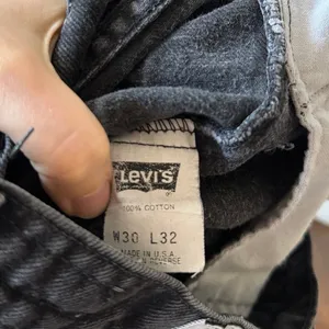 Levi's Vintage Washed Black Silver Tab Cut Off Raw Hem Straight Leg Jeans 28/27 thumbnail 3