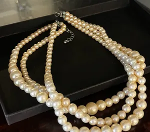 Elegant Pearl Necklace thumbnail 1