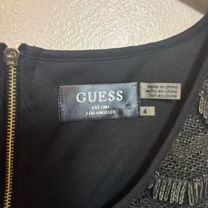 Guess Women’s Dress Fringe Scallop Sleeveless Lined Black Gold‎ Size 4 thumbnail 3