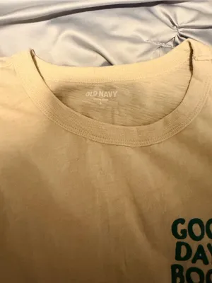 Old Navy Cream Short Sleeve Tee with Dark Green Graphic thumbnail 2