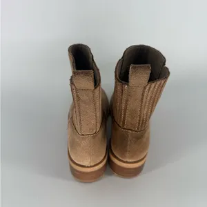 Dolce Vita Farlin Chelsea Bootie Ankle Boot Beige Brown Tan Suede Size 6 M EUC thumbnail 4