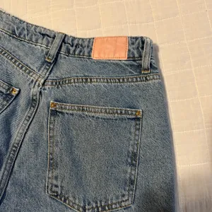 ZARA High Rise Jeans thumbnail 5