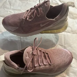 Nike Women's Air Max 270 Light Pink Athletic Shoes thumbnail 3
