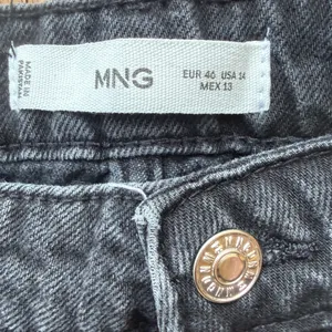 Mango MNG Womens Wide Leg High Rise Raw Hem Faded Black Jeans Size 14 thumbnail 4