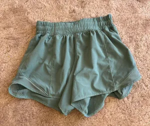 Lululemon Tidewater Teal Hotty Hot 4" Shorts 2 thumbnail 2