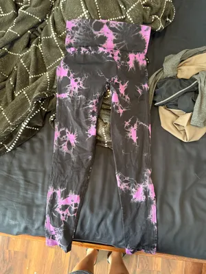 Amazon Seamless Scrunch Tie-Dye Leggings thumbnail 1