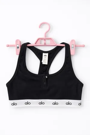 Alo Yoga thumbnail 3