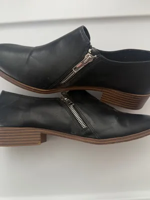 American Eagle Women's Black Leather Side-Zip Low Profile Ankle Shoes 8.5 thumbnail 2