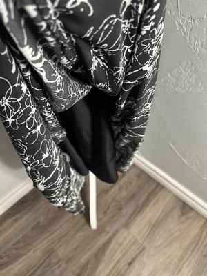 Sleeveless Black & White Floral High-Low Dress thumbnail 11