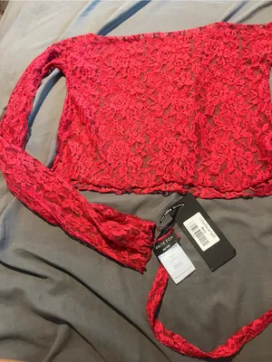 NWT white fox it’s a love story lace top in berry OS thumbnail 9